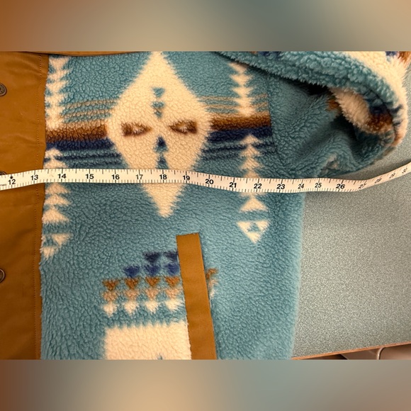 Ariat NWT❗️Sherpa Aztec Blocked Full Zip Jacket Women’s Medium - Picture 9 of 9